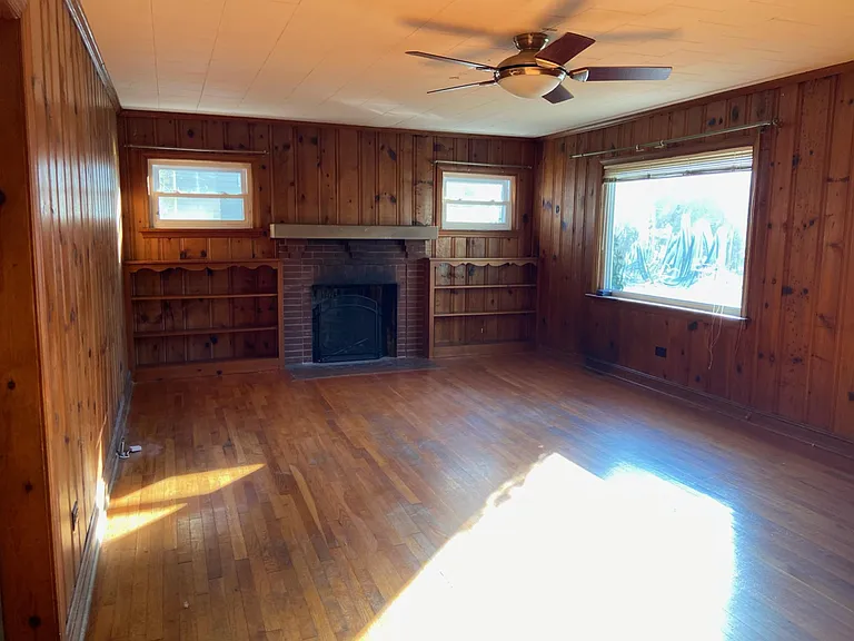 112 Fidelity St — Photo 4