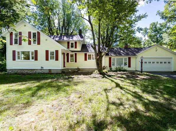 812 Stoney Brook Rd, Honeoye Falls, NY 14472