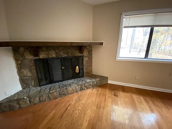 3rd image of 712 Emerald Forest Cir