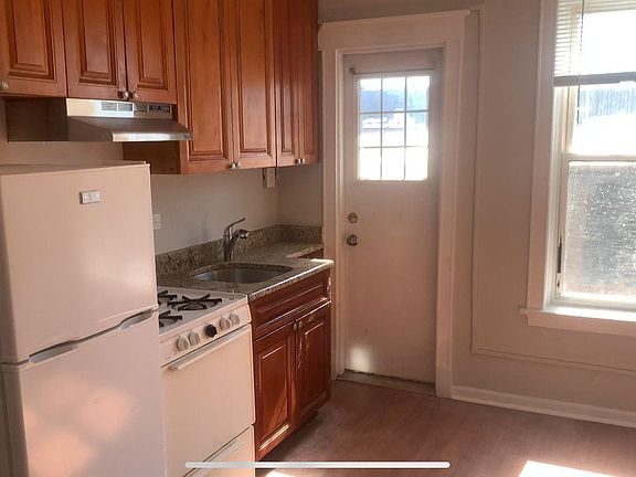 2nd image of 4360 N Kenmore Ave