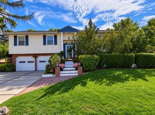 35 Kennedy Dr, Centereach, NY 11720