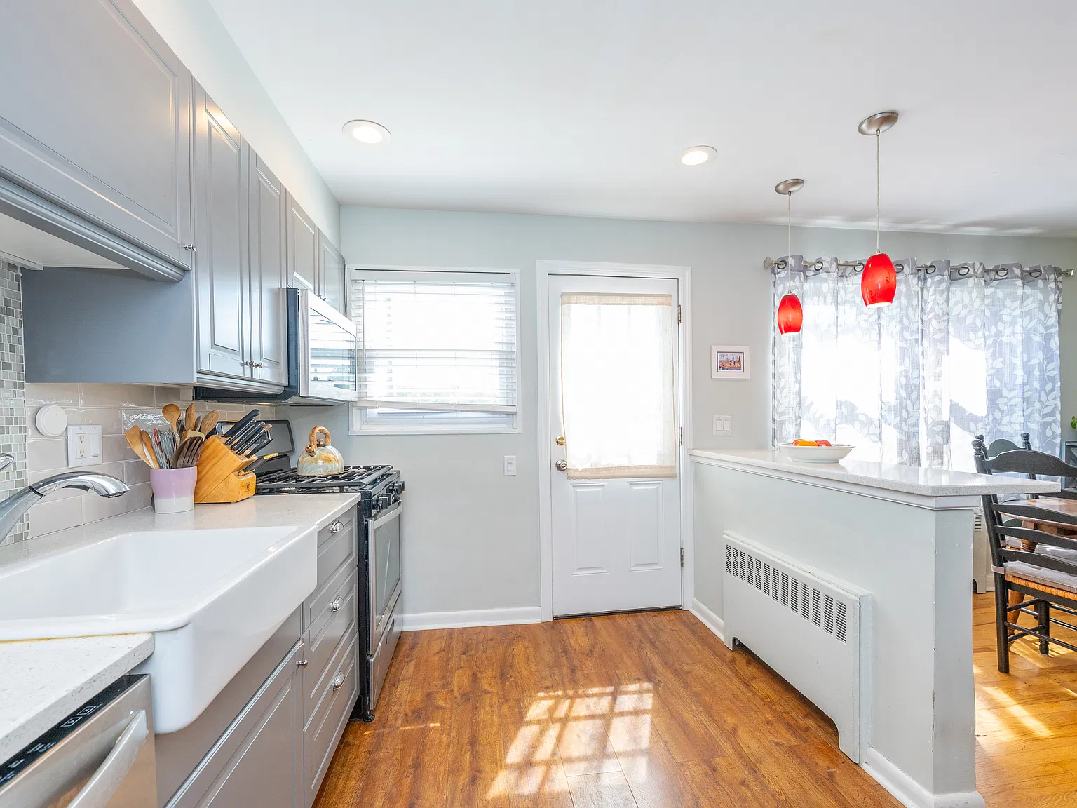 2 bed, $2,500 — Photo 4
