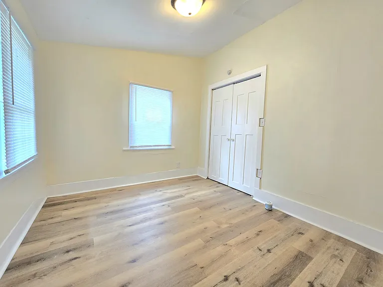 1416 Campeau St — Photo 12