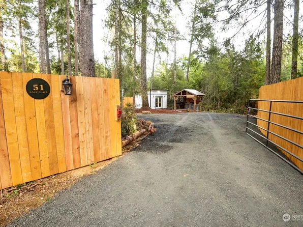 51 N Bass Place, Hoodsport, WA 98548