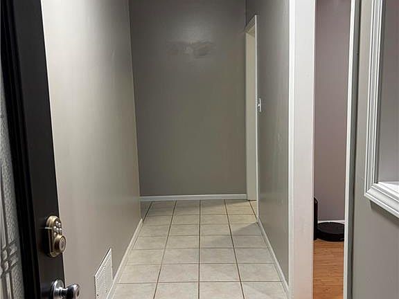 3rd image of 15566 W 335th St