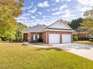 104 Camelot Dr, Seneca, SC 29672