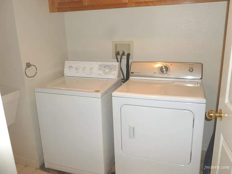 186 El Rancho Dr — Photo 12
