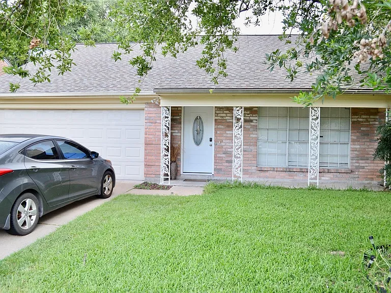 10506 Saddlehorn Trl — Photo 1
