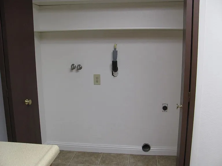 907 Princeton Pl — Photo 10