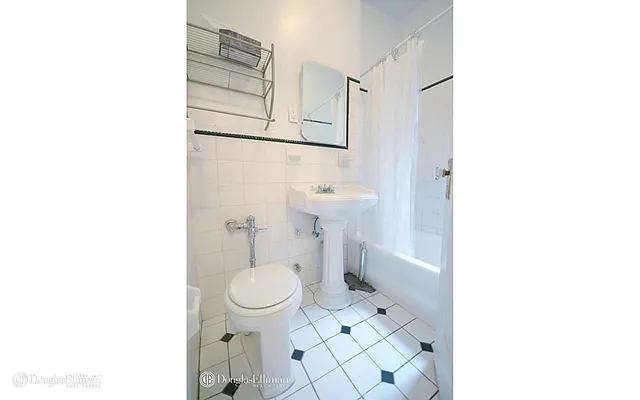 Rented by Douglas Elliman | media 7