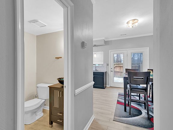 4th image of 306 Crescent Ct #1