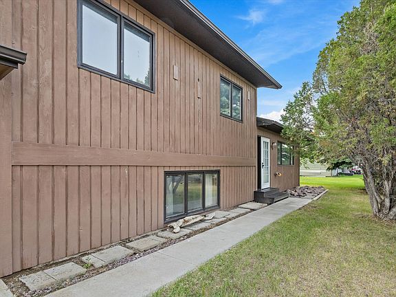 3rd image of 2994 Canal Cir