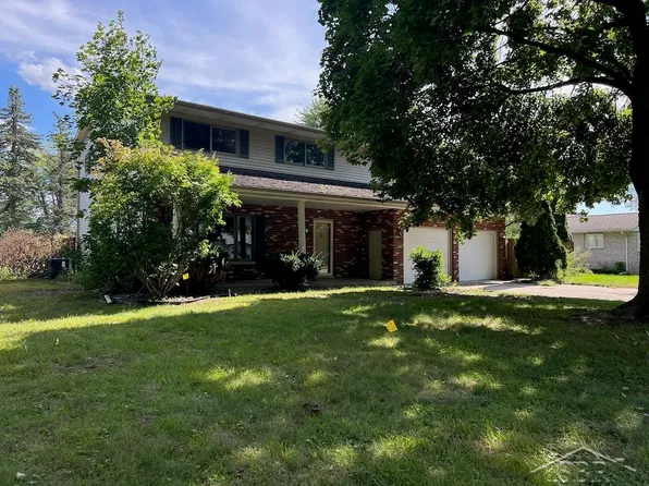 9481 Burning Tree Dr, Freeland, MI 48609
