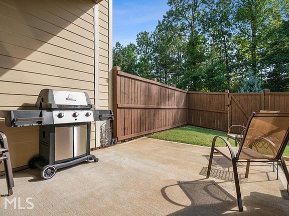 3rd image of 3469 Harlan Dr SE