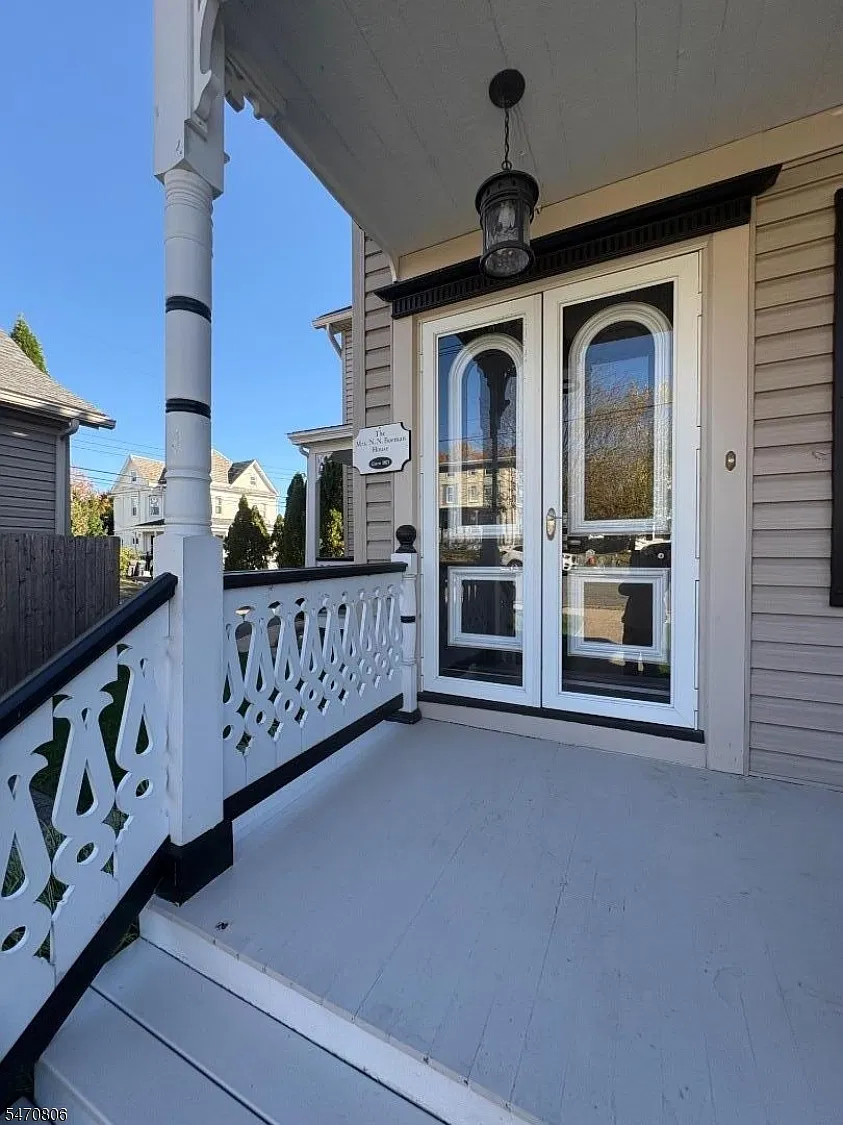 3 bed, 2.5 bath, $3,500 — Photo 2