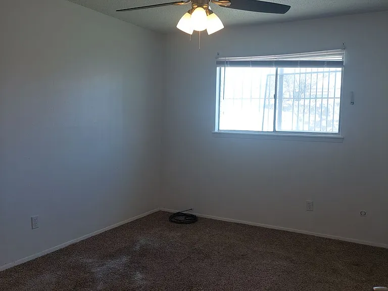 2212 Cumbre Negra St — Photo 16