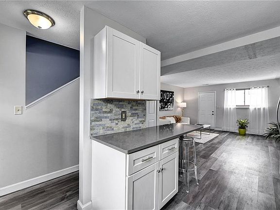 3rd image of 1241 W 70th St