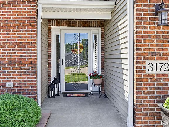 2nd image of 3172 Park Place Dr
