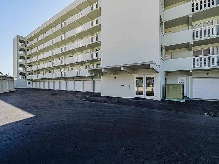 4049 Ocean Dr #305 — Photo 8