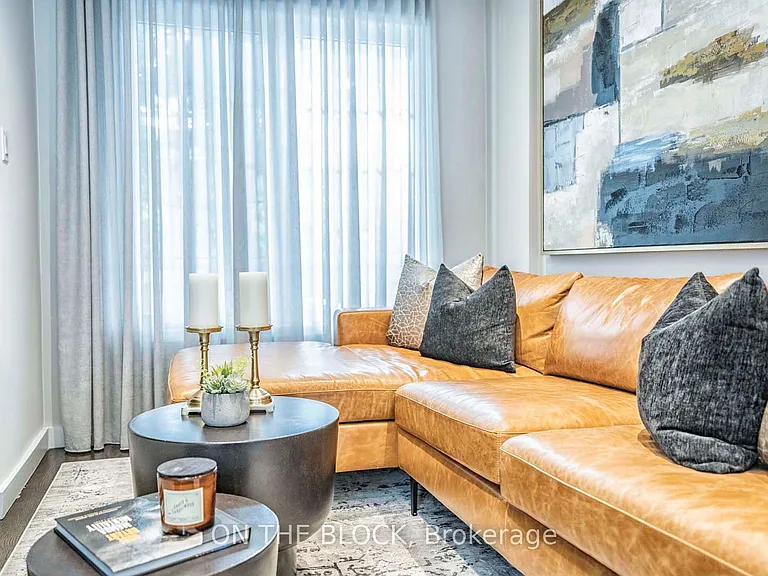 49 Leslie St — Photo 24