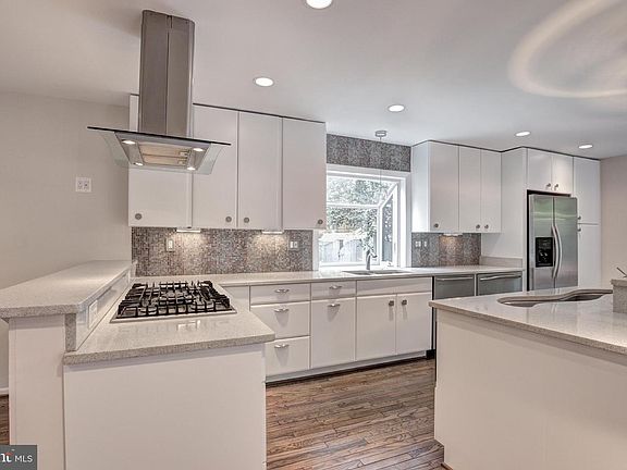 4th image of 5331 Black Oak Dr