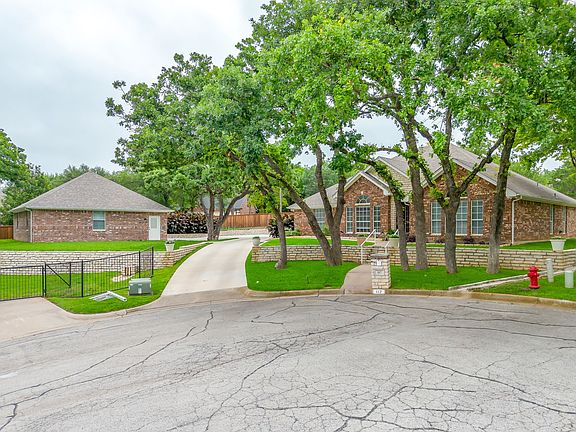 2nd image of 117 Countryside Ct