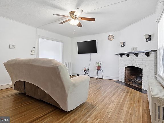 5th image of 752 New Holland Ave