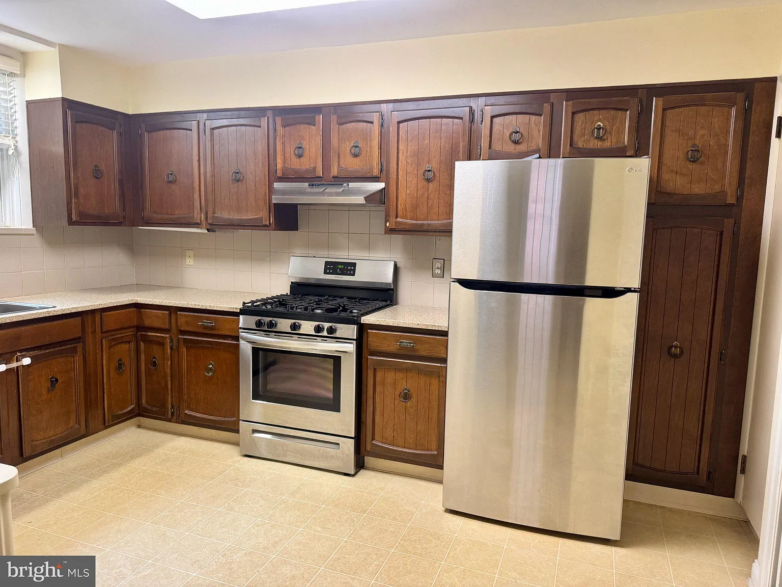 4 bed, 2.5 bath, 1750 sqft, $2,800 — Photo 3