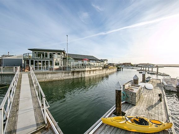 The dock is ready for your boating fun.  Boating, canoeing, kayaking, whatever you want.  The dock has power and water and even a grandfather-in private gas pump. Why pay inflated gas prices at the marina when you can have a gas truck come to your house and fill up your huge gas tank up above for so much cheaper?
