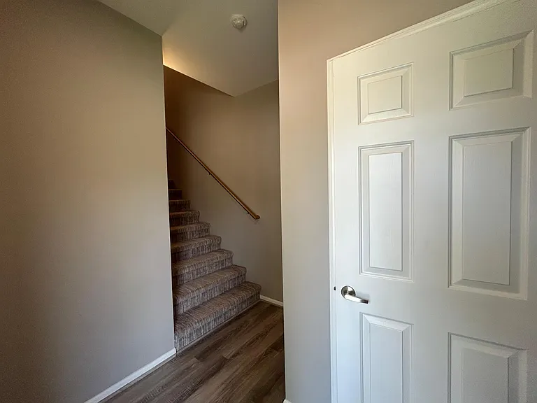 4035 Cornerstone Dr — Photo 4
