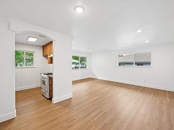 2nd image of 4744 Greenholme Dr APT 4