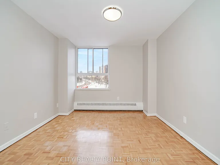 6200 Bathurst St #912 — Photo 8