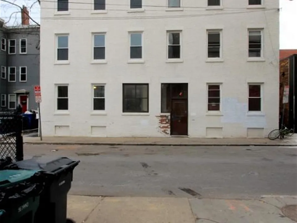 6 Douglass St #4