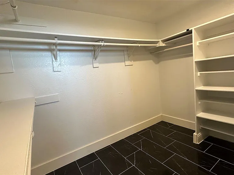 3925 Capricorn Ct — Photo 33