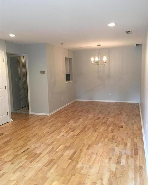 2nd image of 111 Connecticut Ave #B