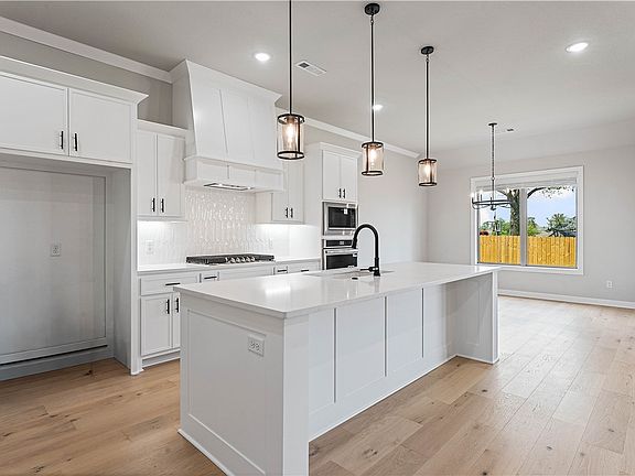 5th image of 1508 Lookout Ln