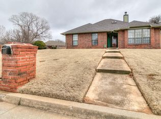 1808 Goldenrod Ln, Midwest City, OK 73130