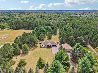 911 Gillette Ln, Wisconsin Dells, WI 53965