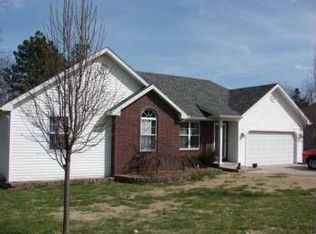 300 Hillcrest St, Marshfield, MO 65706