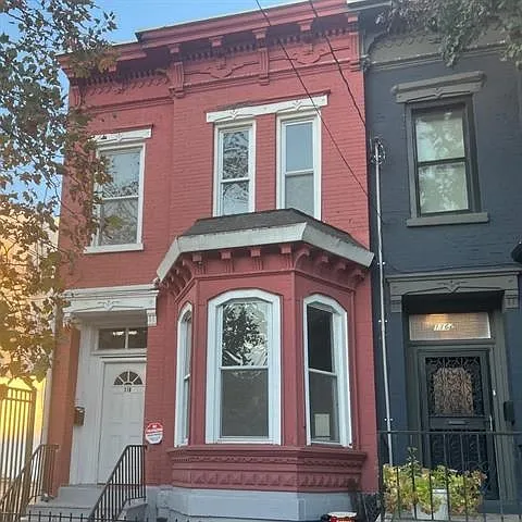 118 Clinton Ave Photo 1