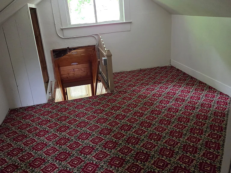 203 E Market Ave — Photo 23