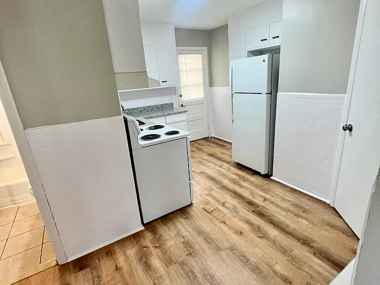 398 Newton St #1 — Photo 6