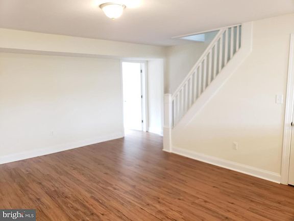 4th image of 14 Gay St