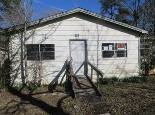 432 N Washington St, Mount Vernon, GA 30445