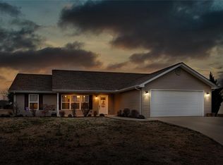 39 Oakview Rd, Carbondale, IL 62901