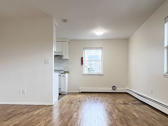 4th image of 87 Central Blvd APT 5