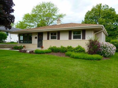 W151N8417 Thomas Dr, Menomonee Falls, WI, 53051