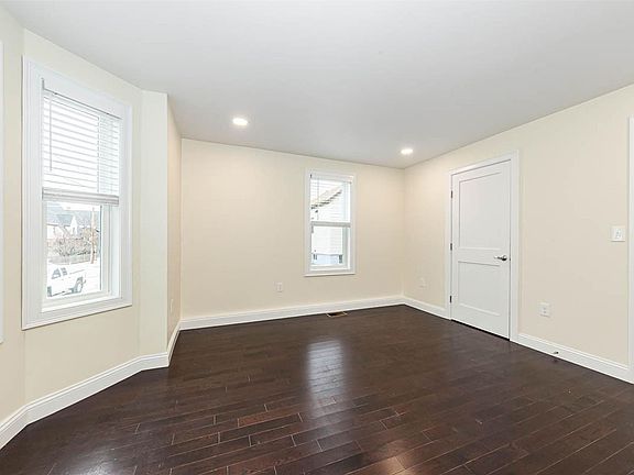4th image of 28 Albion St #A