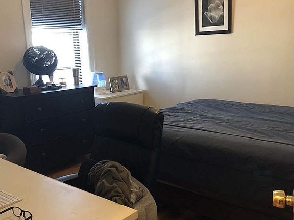 3rd image of 3616 24th Ave APT 2B
