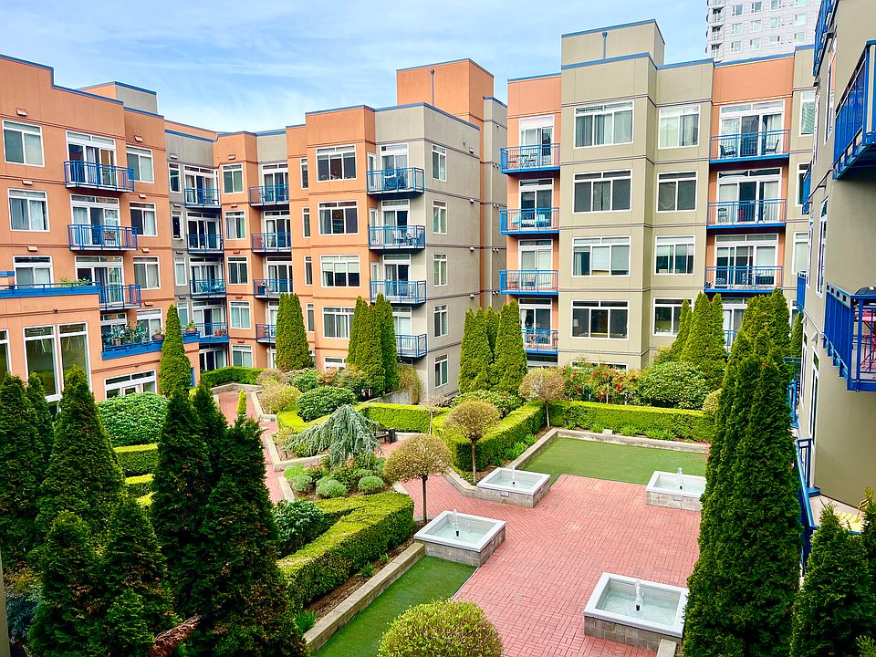 Gorgeous view of the courtyard and gardens right from your balcony!